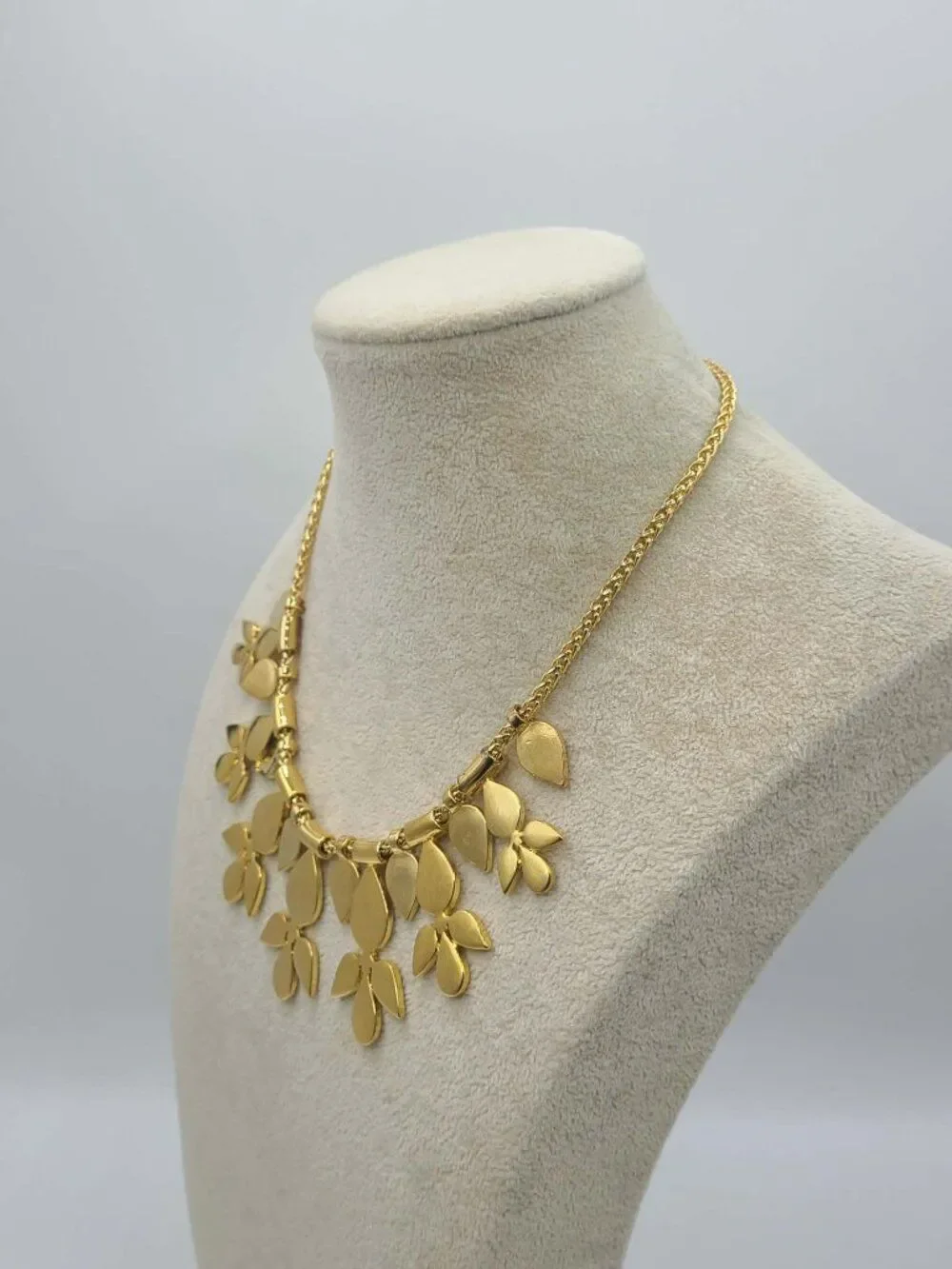 Ann Taylor Gold Tone Flower Necklace